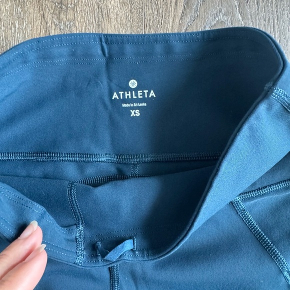 Athleta Leggings.  Women’s size XS.  Dark teal in color.  Excellent condition! - Picture 4 of 9